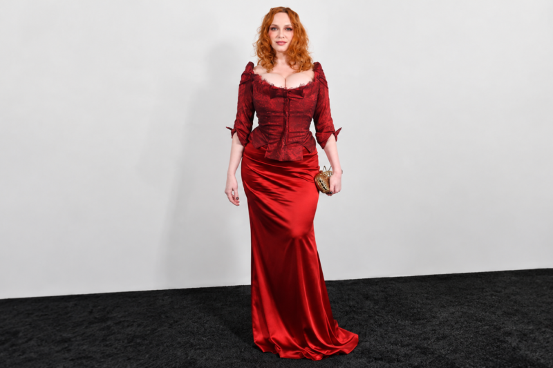 Christina Hendricks Topless: Facts vs. Online Rumors