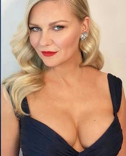Kirsten Dunst Tits: Iconic Movie Looks Explained